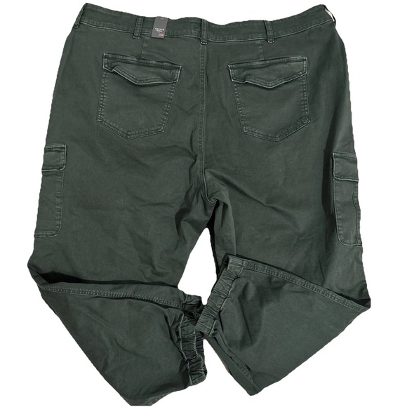 NWT TORRID Stretch Cargo Twill Jogger Pants Dark Green 26R Women's Fast Shipping - Picture 6 of 7